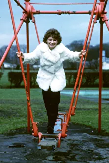 Lena Zavaroni Singer standing on swing Dbase MSI Lena Zavaroni Singer standing on swing Dbase MSI