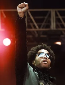 Lenny Kravitz performing on stage June 1999 at the Glastonbury music Festival Lenny Kravitz performing on stage June 1999 at the Glastonbury music Festival