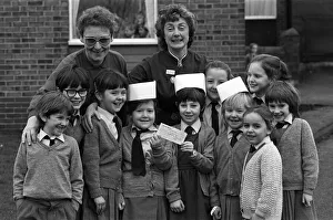 Lepton CE school children present a cheque to the Huddersfield Royal Infirmary Lepton CE school children present a cheque to the Huddersfield Royal Infirmary