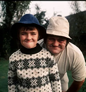Les Dawson comedian with his son Stuart in the garden dbase msi Les Dawson comedian with his son Stuart in the garden dbase msi
