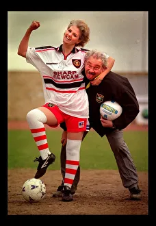 Lesley Fitzsimons actress with Jim Leishman March 1998 PIC BY CHRIS WATT Lesley Fitzsimons actress with Jim Leishman March 1998 PIC BY CHRIS WATT