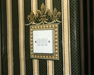 Light switch JOHN MANNING 500 KITCHEN October 1997 INCLUDING CHEAP WALLPAPER TRICKS Light switch JOHN MANNING 500 KITCHEN October 1997 INCLUDING CHEAP WALLPAPER TRICKS