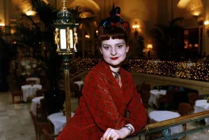 Linda Davidson Actress from Eastenders at the Wardorf Hotel Linda Davidson Actress from Eastenders at the Wardorf Hotel