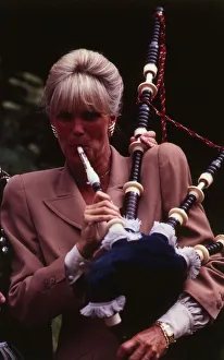 Linda Evans actress July 1985 playing bagpipes in Edinburgh Linda Evans actress July 1985 playing bagpipes in Edinburgh