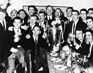 00236 Collection: Lisbon Lions celebrate at the UEFA after-match banquet for which the beaten Italians