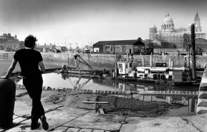 Liverpool Albert Dock re-development, work begins to dredge the docks, Merseyside Liverpool Albert Dock re-development, work begins to dredge the docks, Merseyside