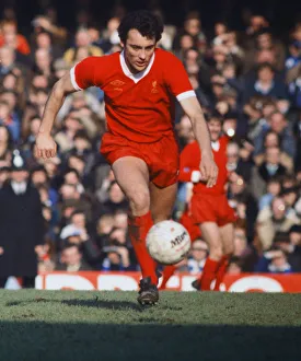 Liverpool footballer Ray Kennedy in action against Chelsea at Stamford Bridge Liverpool footballer Ray Kennedy in action against Chelsea at Stamford Bridge