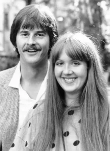 Liz Crowther Actress With Fellow Actor Trevor Eve Dbase A©Mirrorpix Liz Crowther Actress With Fellow Actor Trevor Eve Dbase A©Mirrorpix