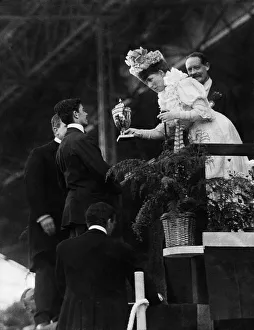 London 1908 Olympic Games Dorando Pietri receives a consolation gold cup from Queen London 1908 Olympic Games Dorando Pietri receives a consolation gold cup from Queen