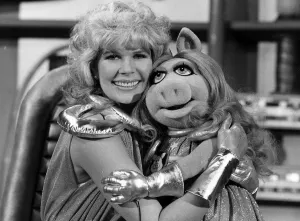 Loretta Swift and Miss Piggy from The Muppets 1980 TV programme Loretta Swift and Miss Piggy from The Muppets 1980 TV programme