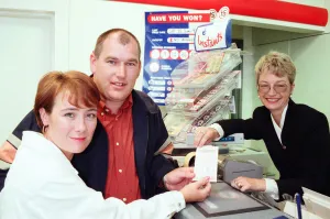 Mirror/1300to1399 01320/lottery winners mark cheryl brudenell trying luck Mirror/1300to1399 01320/lottery winners mark cheryl brudenell trying luck