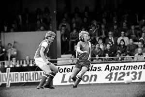 Images Dated 13th August 1977: Luton Town. vs. Arsenal. August 1977 77-04352-035