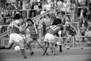 Images Dated 13th August 1977: Luton Town. vs. Arsenal. August 1977 77-04352-038