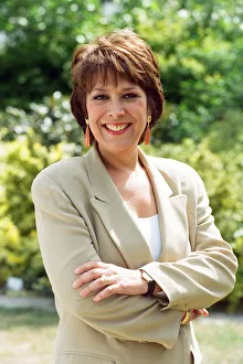 Mirror/0600to0699 00689/lynda bellingham attends photocall faith future Mirror/0600to0699 00689/lynda bellingham attends photocall faith future
