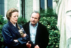 Maggie Smith actress with Bob Hoskins Dbase MSi Maggie Smith actress with Bob Hoskins Dbase MSi