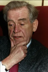 Magnus Magnusson BBC TV Presenter of Mastermind a general knowledge quiz programme Magnus Magnusson BBC TV Presenter of Mastermind a general knowledge quiz programme