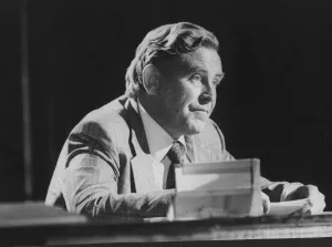 Magnus Magnusson, presenter of Mastermind. 30th September 1976 Magnus Magnusson, presenter of Mastermind. 30th September 1976
