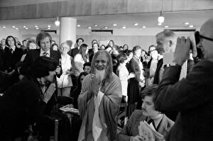 Images Dated 19th March 1975: Maharishi is back in Town: Maharishi Mahesh Yogi at the Press Conference this afternoon