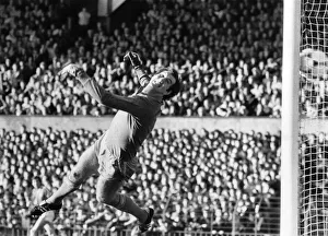 Manchester City's Joe Corrigan in action. October 1982 P009258 Manchester City's Joe Corrigan in action. October 1982 P009258