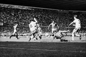 Images Dated 28th April 1984: Manchester United 0 v. West Ham 0. April 1984 MF15-08-046