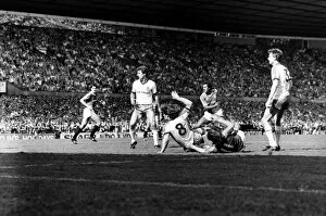 Images Dated 28th April 1984: Manchester United 0 v. West Ham 0. April 1984 MF15-08-045