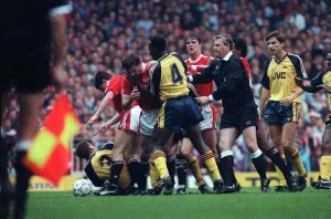 Manchester United players clash with Arsenal on pitch MSI Manchester United players clash with Arsenal on pitch MSI