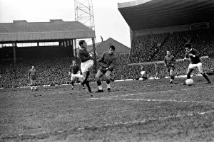 Images Dated 14th February 1970: Manchester United v. Crystal Palace. February 1970 70-1630-002