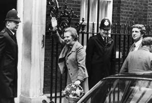 MARGARET THATCHER ARRIVES AT 10 DOWNING STREET AND WAVES TO THE CROWDS ONE DAY AFTER THE MARGARET THATCHER ARRIVES AT 10 DOWNING STREET AND WAVES TO THE CROWDS ONE DAY AFTER THE