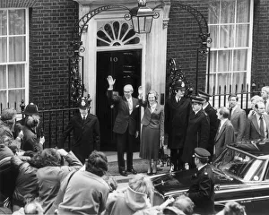 MARGARET THATCHER AND HUSBAND DENNIS WAVE TO THE CROWD OUTSIDE 10 DOWNING STREET AS SHE MARGARET THATCHER AND HUSBAND DENNIS WAVE TO THE CROWD OUTSIDE 10 DOWNING STREET AS SHE