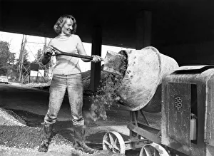 Marina Milton hard at work on the motorway. September 1971 P007859 Marina Milton hard at work on the motorway. September 1971 P007859