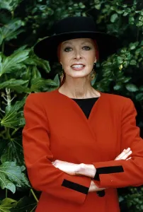 Marti Caine TV Presenter Singer Comedian - 1995 Marti Caine TV Presenter Singer Comedian - 1995