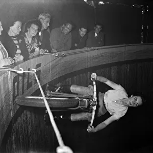 Maureen Swift, Wall of death rider. June 1952 C3335-001 Maureen Swift, Wall of death rider. June 1952 C3335-001