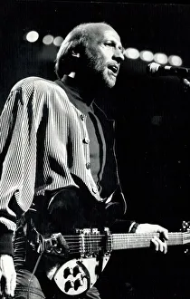 Maurice Gibb of the Bee Gees, in concert at the Birmingham NEC. 22/6/1989 Maurice Gibb of the Bee Gees, in concert at the Birmingham NEC. 22/6/1989