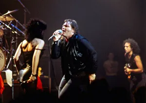 Meat Loaf singing on stage in Glasgow August 1987 Meat Loaf singing on stage in Glasgow August 1987