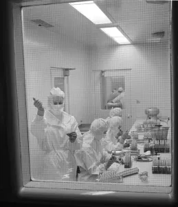 Medical: Polio vaccine laboratory. 1960 A834-006 Medical: Polio vaccine laboratory. 1960 A834-006