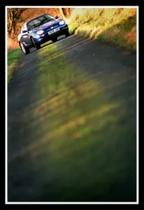 MG MGF December 1999 Narrow road dark blue paintwork V690 JGE MG MGF December 1999 Narrow road dark blue paintwork V690 JGE