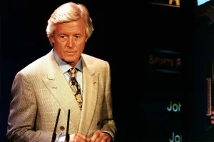 Mirror/0100to0199 00162/michael aspel tv presenter sony radio awards Mirror/0100to0199 00162/michael aspel tv presenter sony radio awards