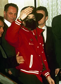 Michael Jackson with his bodyguards in London for the Brit Awards. February 1996 Michael Jackson with his bodyguards in London for the Brit Awards. February 1996