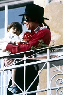 Images Dated 9th August 1994: Michael Jackson and his wife Lisa Marie visit two childrenOs hospitals in Budapest