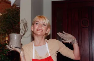 Mirror/0100to0199 00194/michelle collins actress march 98 trying hands Mirror/0100to0199 00194/michelle collins actress march 98 trying hands