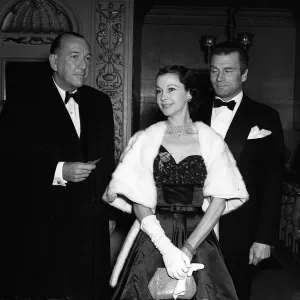 Print of actors at the premiere of Quadrielle, 1952