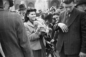 Bethnal Green Street Pet Market Print, 23rd May 1946