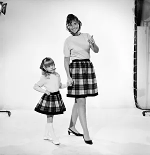 Mother and daughter: Clothing: Fashion: Skirts: Anne Cave Mother and daughter: Clothing: Fashion: Skirts: Anne Cave