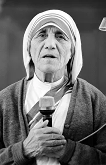 Mother Teresa July 1981 led the the congregation at St Mother Teresa July 1981 led the the congregation at St