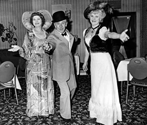 Musical Hall starts Frankie Burns, Maureen Thompson and Mary Reynolds Musical Hall starts Frankie Burns, Maureen Thompson and Mary Reynolds