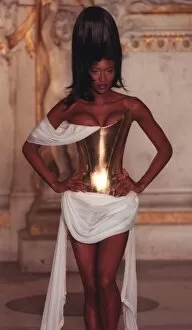 Images Dated 19th January 1997: NAOMI MODELS GIVENCHY IN PARIS