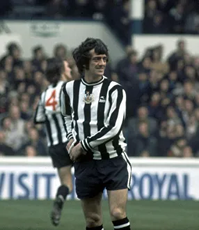 Newcastle United midfielder Terry Hibbitt in action for his team. October 1974 Newcastle United midfielder Terry Hibbitt in action for his team. October 1974