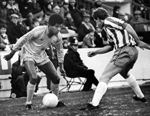 Mirror/0900to0999 00989/newcastles howard gayle ball comes sheffield Mirror/0900to0999 00989/newcastles howard gayle ball comes sheffield