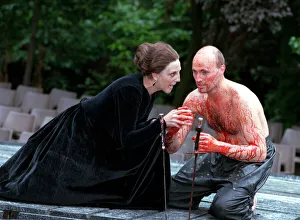 NICHOLA MCAULIFFE AND PETER WOODWARD IN MACBETH AT REGENTS PARK OPEN AIR THEATRE NICHOLA MCAULIFFE AND PETER WOODWARD IN MACBETH AT REGENTS PARK OPEN AIR THEATRE