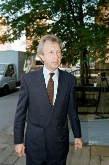Nick Davies, former Foreign Editor for the Daily Mirror Nick Davies, former Foreign Editor for the Daily Mirror